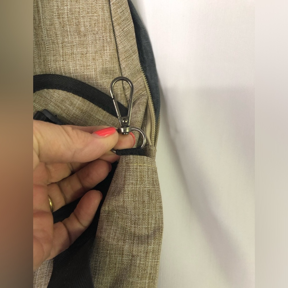 NuPouch Shoulder Sling Bag, NWOT, Tan, Charging Port - Picture 4 of 7